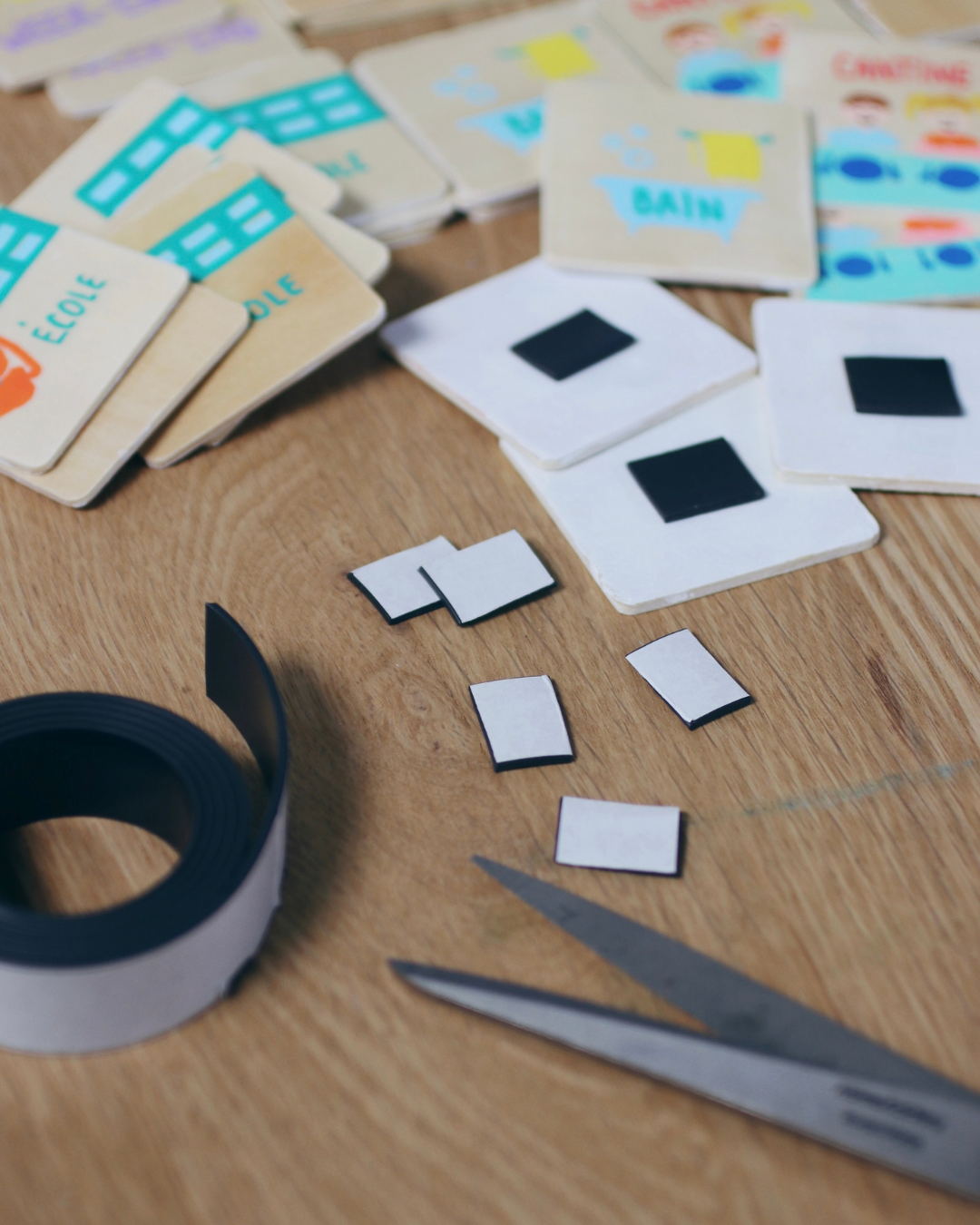 DIY : Un semainier avec du papier peint magnétique